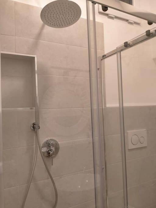 Aura Apartment בארי מראה חיצוני תמונה